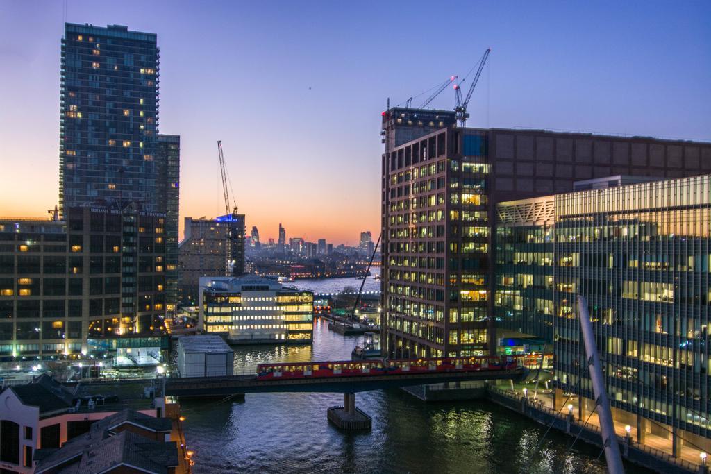 Canary Wharf - Corporate River View Apartments London Ngoại thất bức ảnh